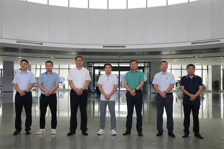 金年会体育陪同舒华体育来滨考察体育产业发展情况